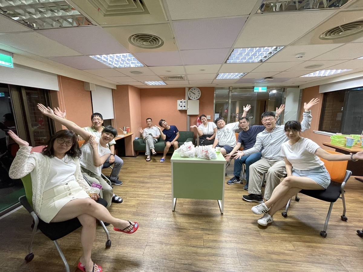 這回小黃老師到台中豐原的國教院出任務，在為期三天的媒體素養增能課程中，遇到一位活潑的校長。

