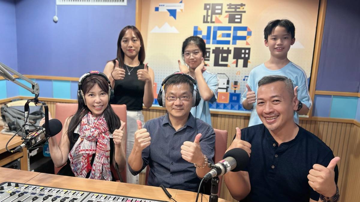 端端主持人vs 時空玫瑰 – 富瑜親子音樂劇場團隊 &節目小幫手
