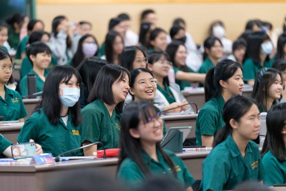 北市高中生近距離聆聽阿蘭•阿斯佩教授的智慧與經驗