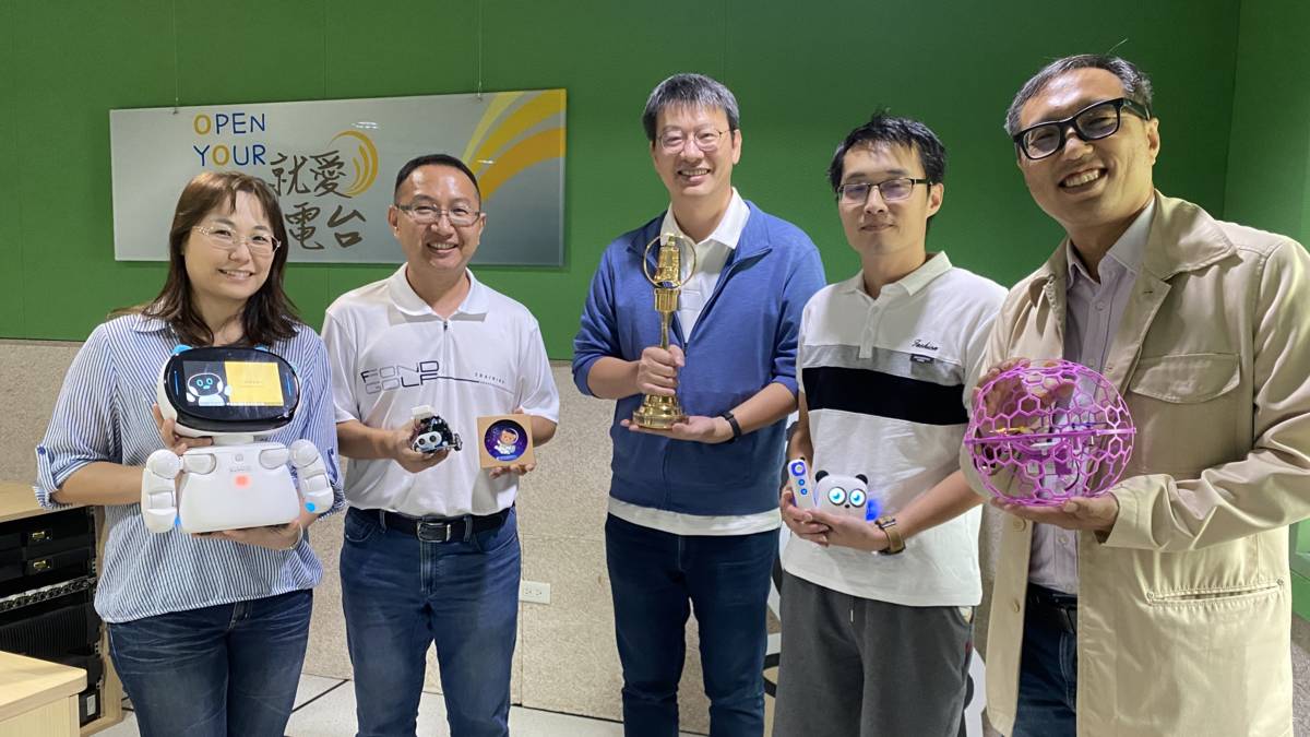 雲林縣智慧教育中心設計豐富的課程拉近科技落差