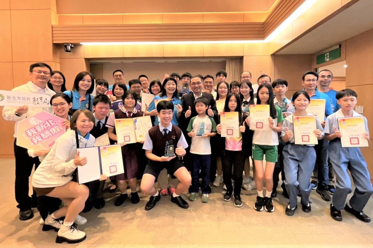 第64屆全國科展市政會議獻獎大合照，分享成就與喜悅