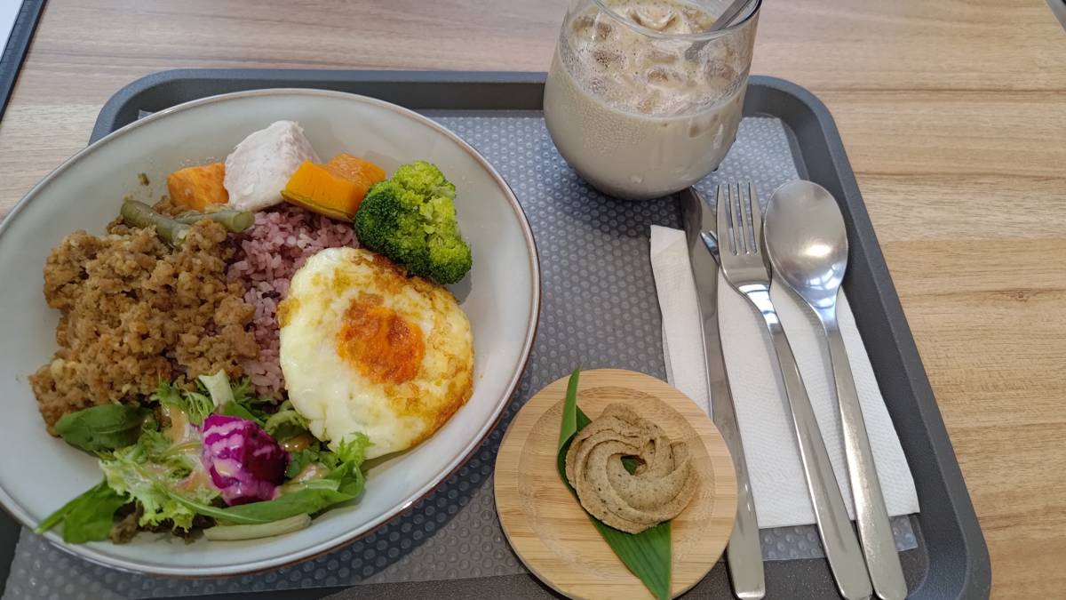 食當季、食在地；所有的食材都是本地小農的辛勞成果