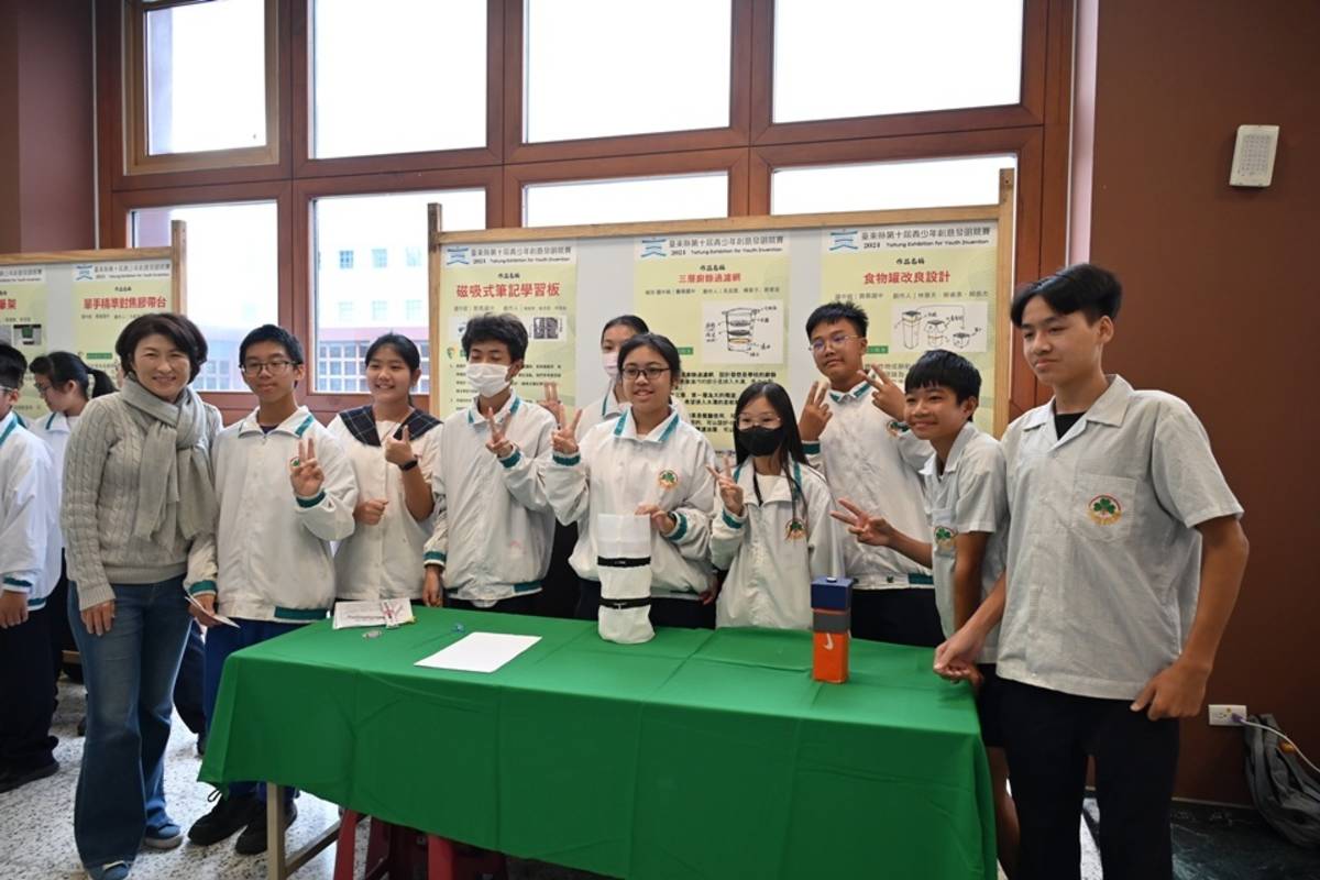臺東縣第10屆青少年發明競賽今(29)日在國立臺灣史前文化博物館展開，共有76件作品進入複賽，展現臺東學子的創意與實作能。