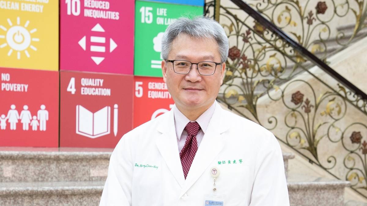  中山醫大校長黃建寧獲HSC「醫療科技傑出貢獻獎」