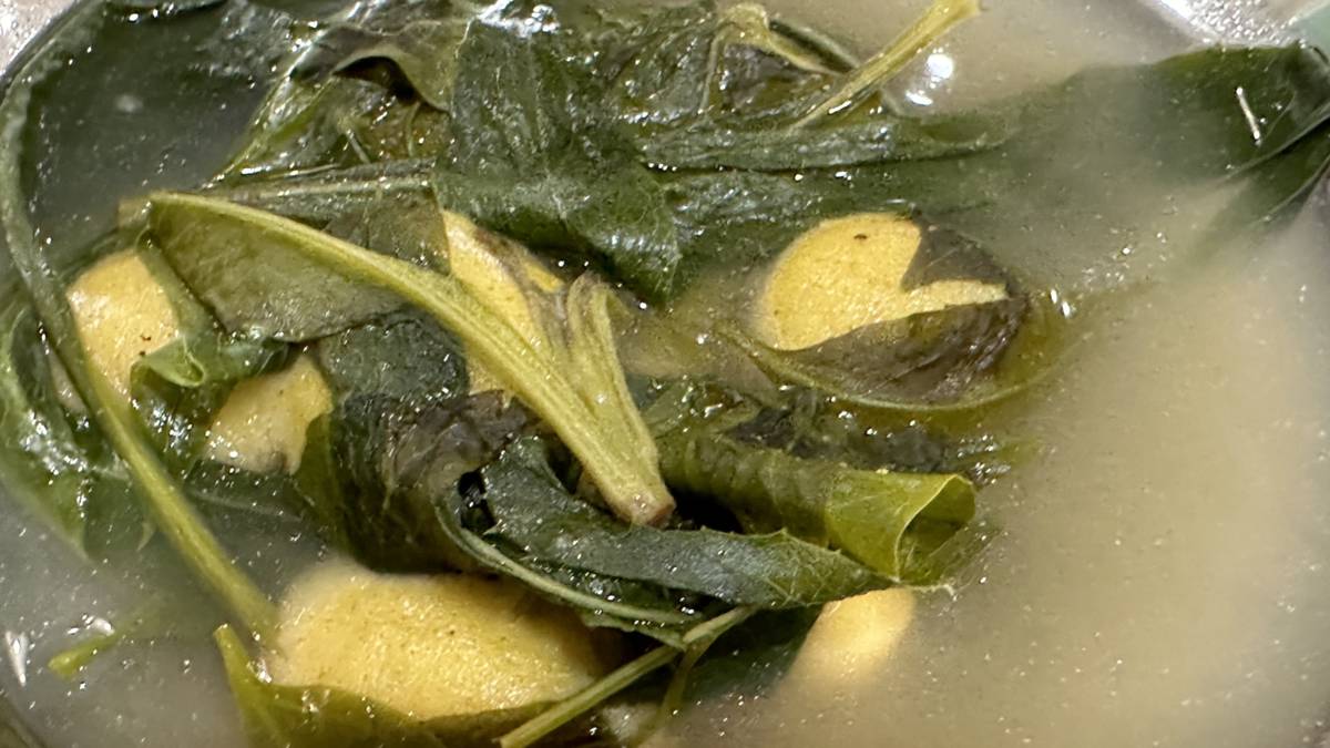 大家一起在探索館學習排灣魯凱族傳統作物與料理，一起品嚐煮好的小米湯圓-比尼烙