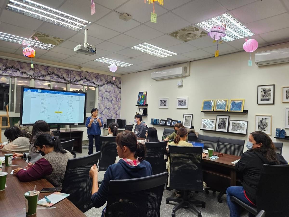 新竹縣竹北國小附幼邀請清大退休詹文娟教授入園指導