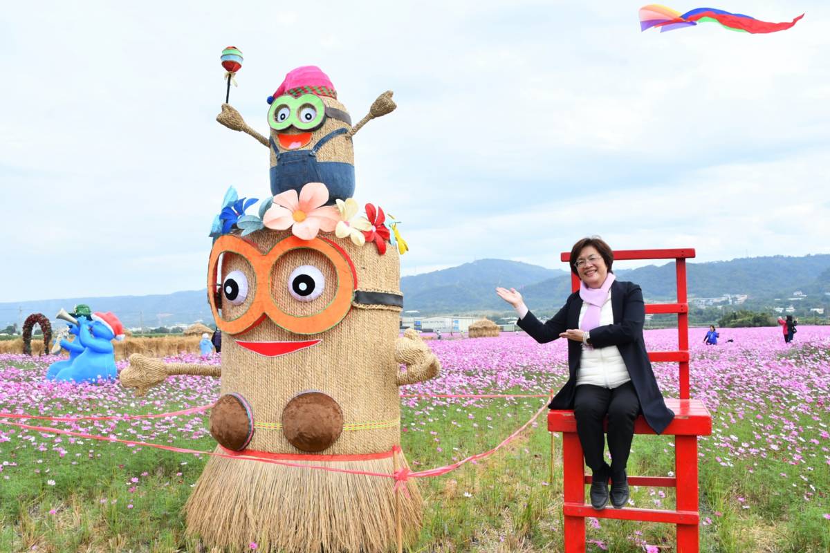 彰化縣田中鎮農會以稻草製作裝置藝術(圖片來源：彰化縣政府提供)