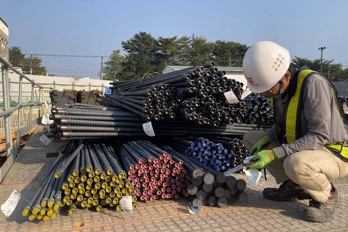 蔡坤玉透過雲嘉南分署「建築繪圖及BIM班」訓練，及其過往工作經驗，訓期結束前即獲三民建設招聘工地主任