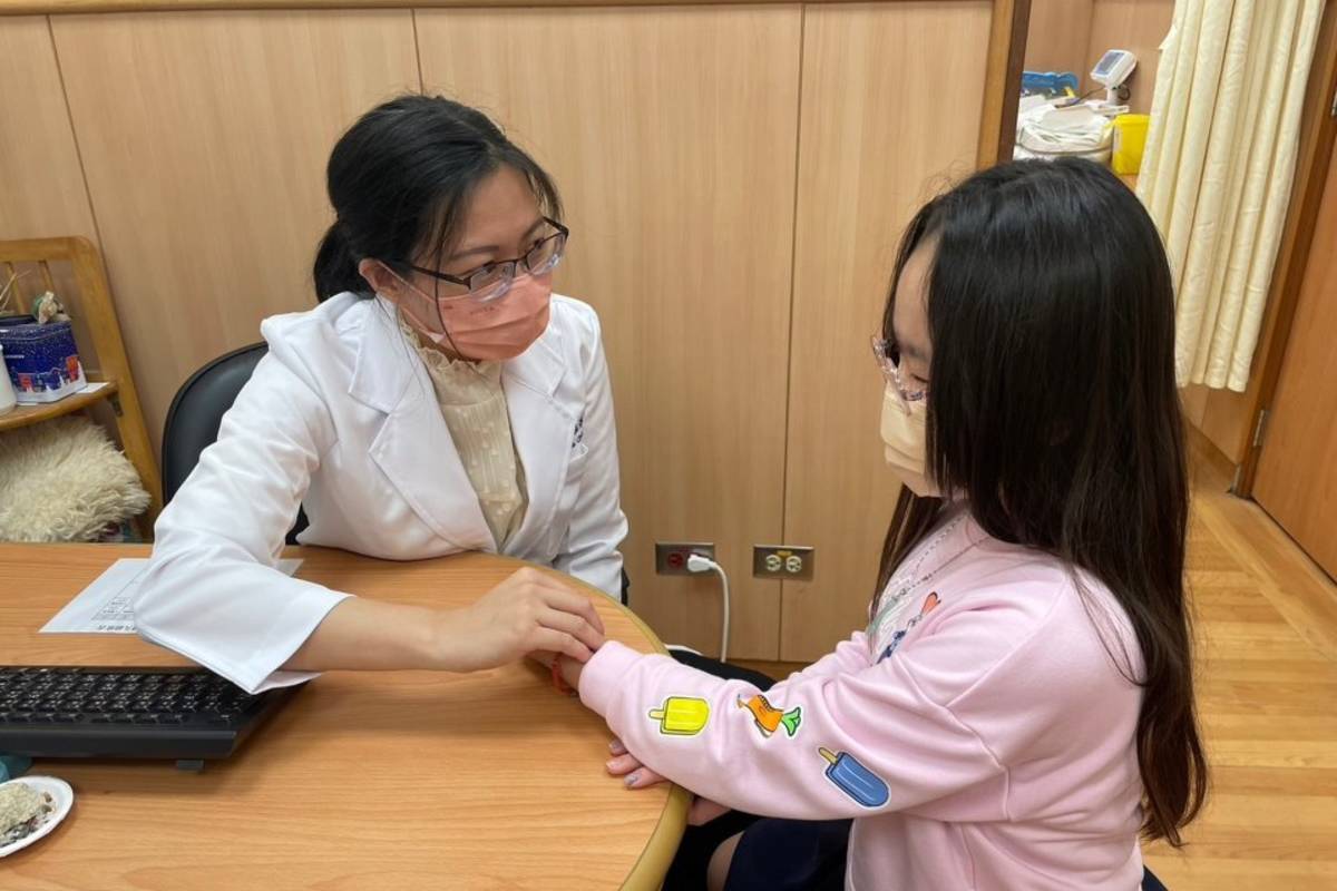 梁醫師提醒家長注意孩子春節後是否出現「開學症候群」。（圖:臺中慈濟醫提供）