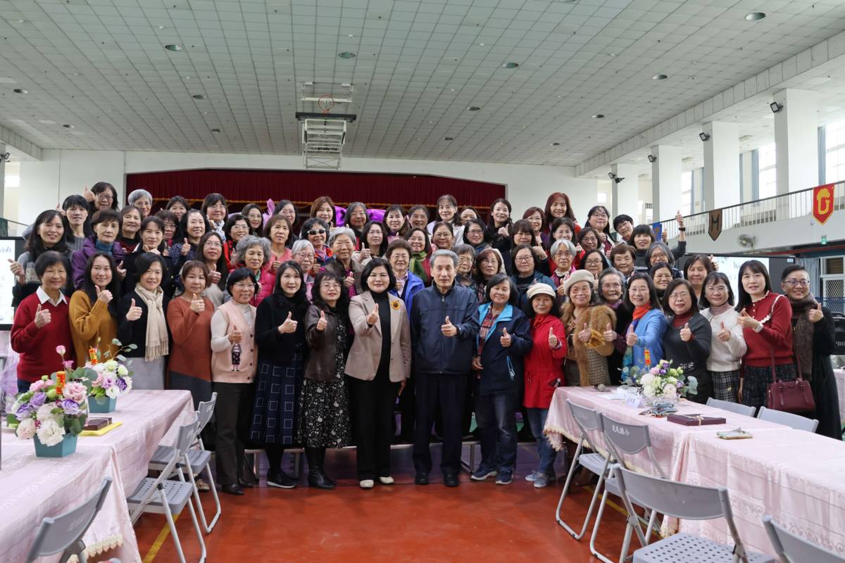 女校長們與雲林縣長及教育處長合影（圖源：雲林縣政府）