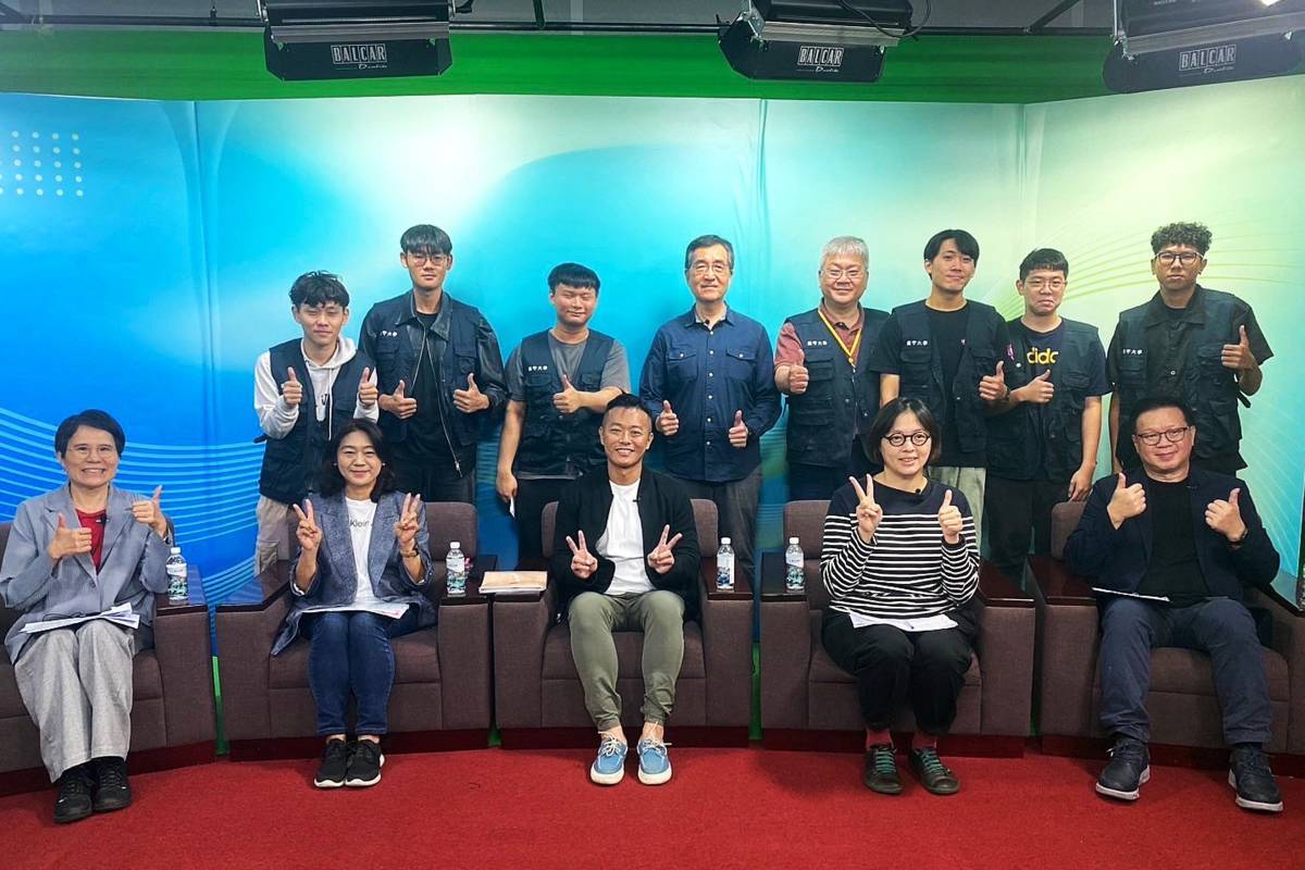義守大學舉辦「傳播與媒體生態電視座談會」，邀請業界與傳播學術界的專家學者，探討AI深偽技術與產業趨勢(照片來源：義守大學提供)。