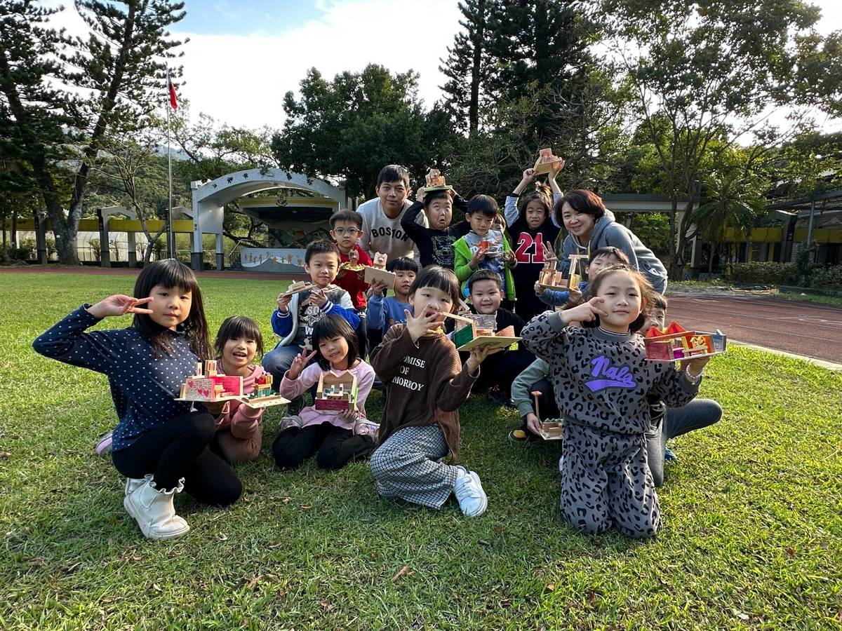 民義國小學生木藝課成果作品