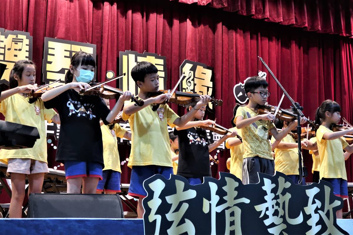 米倉國小學生實作中掌握音樂知識與演奏技巧