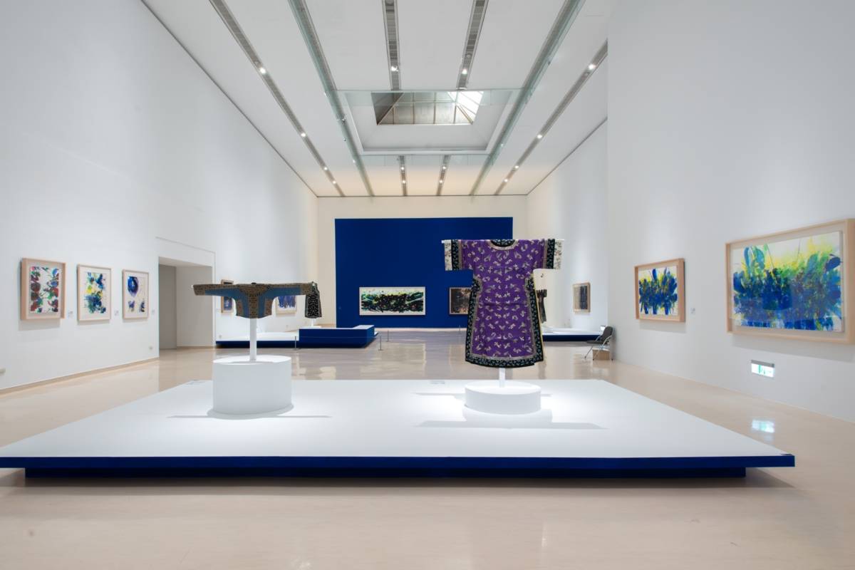 高美館推出《陳正雄90大展－一位抽象畫家與他的收藏》特展。