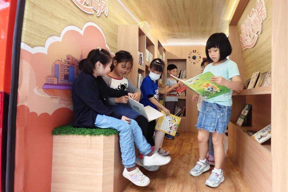北市力行國小將「Book思議超商」圖書室打造為一座充滿知識寶藏的學習遊樂園