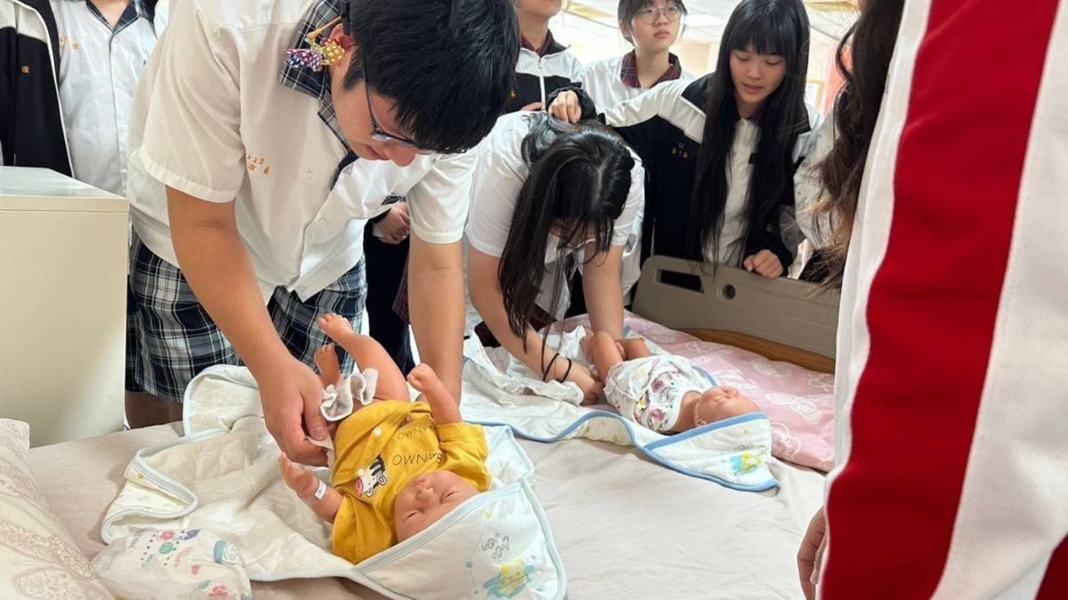 南投國中到五育高中進行職業類科體驗(圖片來源：五育高中提供)