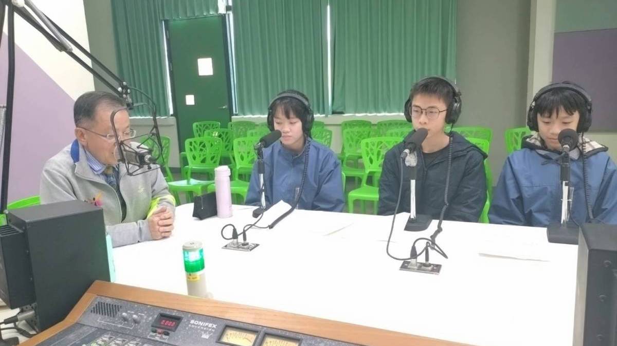 1140314台南教育新風貌節目 陳進明校長訪問原住民知識問答擂台賽獲獎學生建興國中徐訢華、顏子謙、張展瑞同學