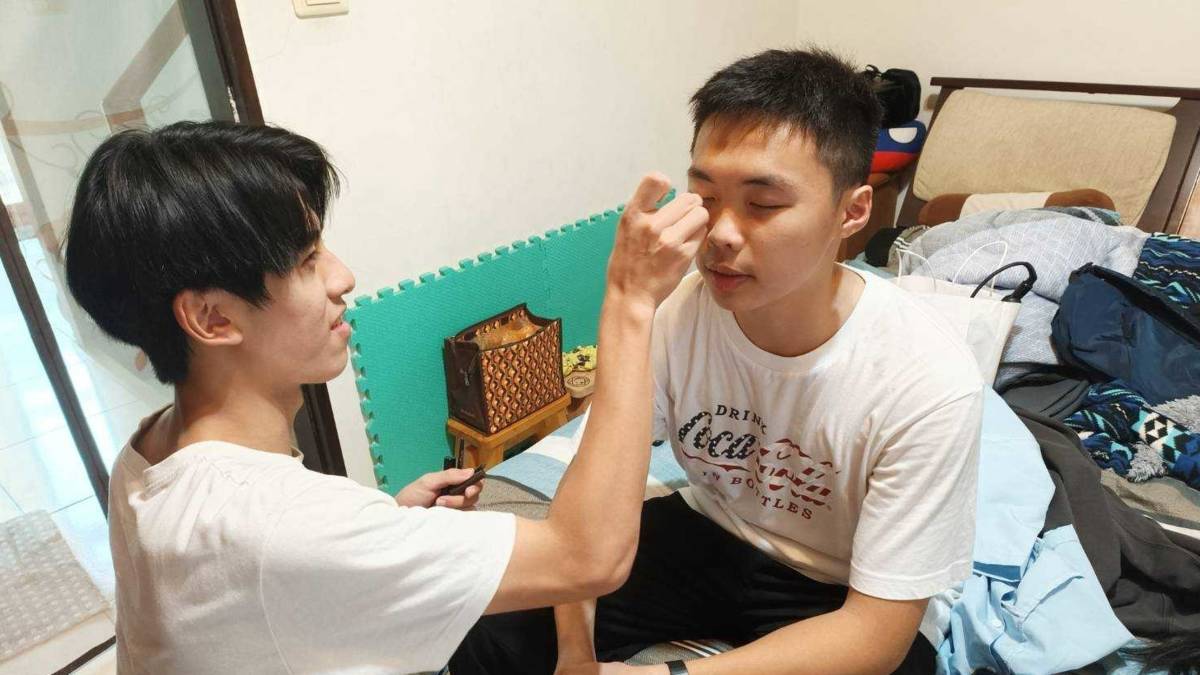112學年度校園菸檳危害防制教育介入輔導計畫「網紅就是你」-高中組-優等佳作-桃園市育達高級中學-返昔影片拍攝花絮照片