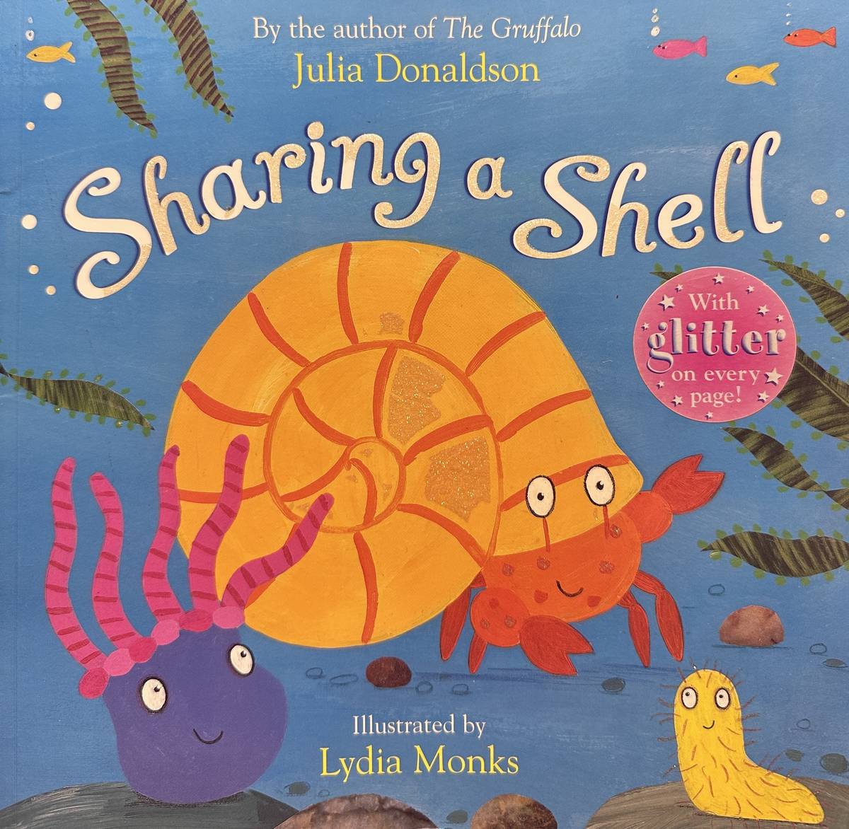 Sharing a Shell
文/Julia Donaldson
圖/Lydia Monks
