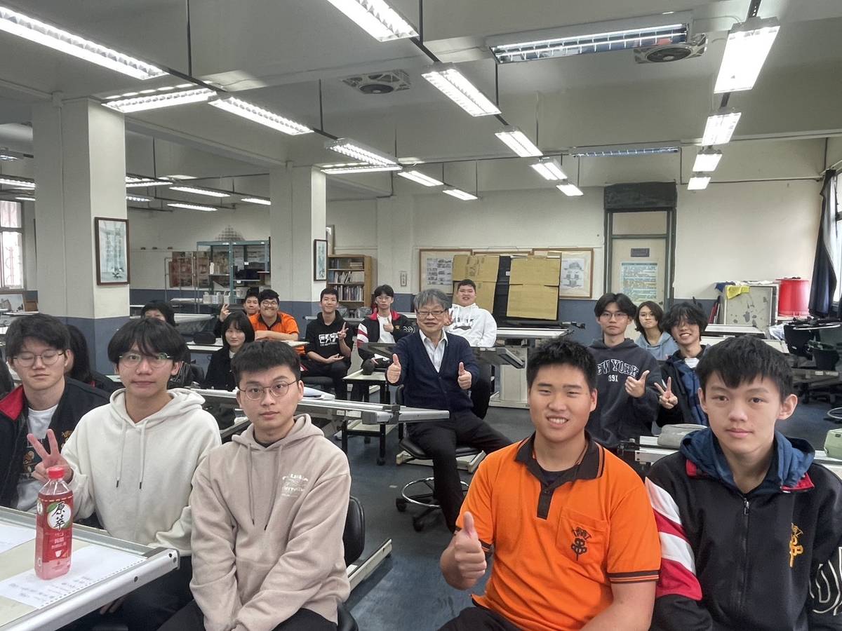 「古蹟修護課程」透過產學合作，讓學生深入了解產業需求，提升專業技能