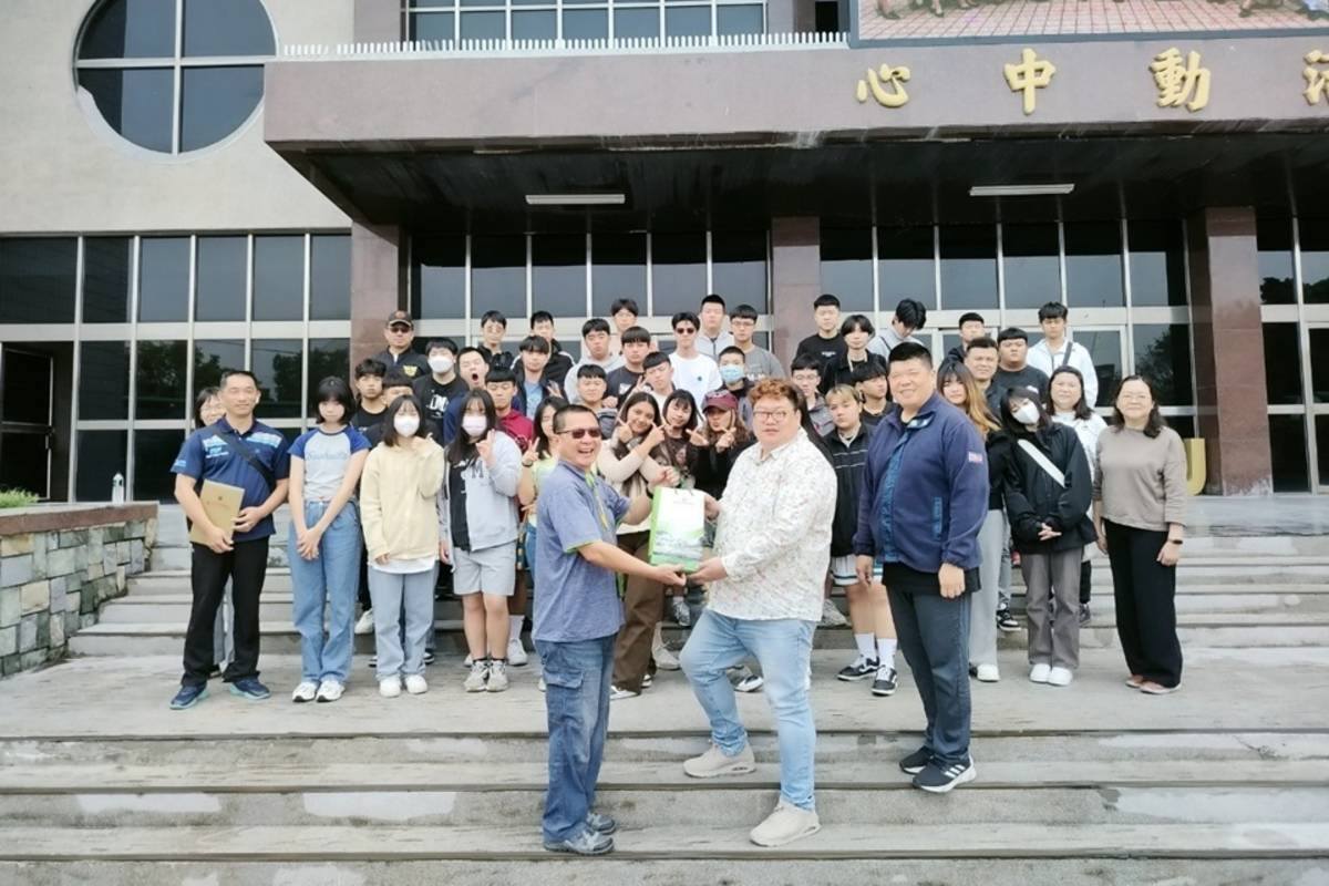 國立臺東專科學校附設高職部前瞻計畫推廣中心，帶領高二及高三學生前往屏東大仁科技大學，展開一系列知識探索之旅。