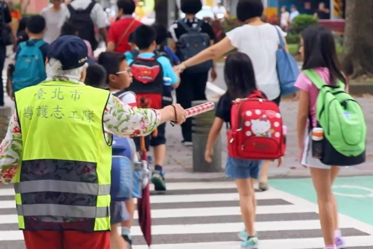 臺北市推動「臺北交通安心行計畫－學校專案」，並加強交通安全教育宣導，有效降低事故發生