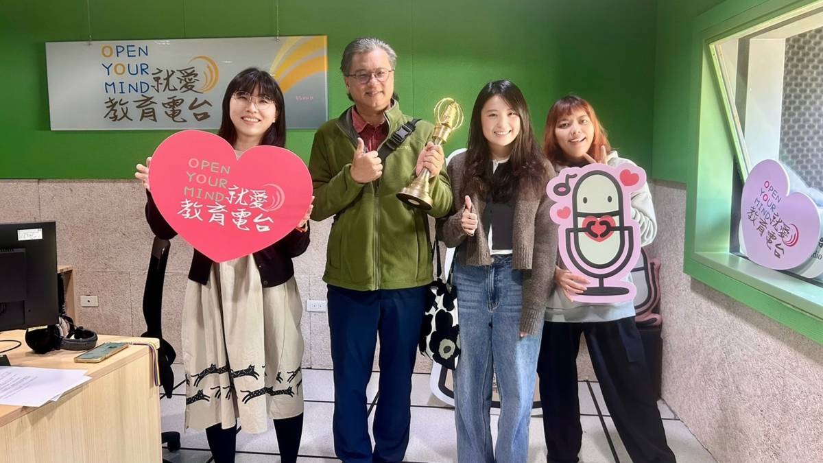 人像拉花搭配雞卵糕.jpg