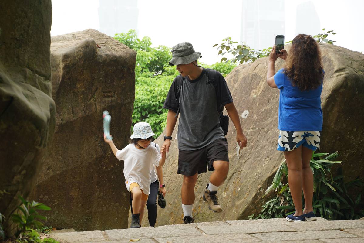 臺北市工務局大地工程處舉辦「2025親子遠足日」活動，邀請親子相揪來象山遠足