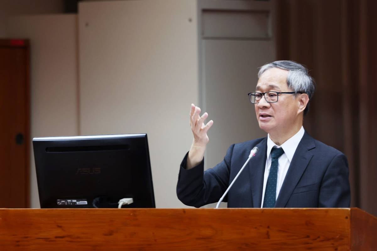 文化部部長李遠在立法院備詢。