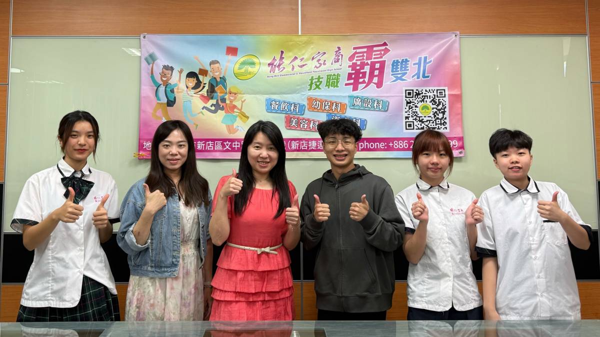 112學年度校園菸檳危害防制教育介入輔導計畫「網紅就是你」-高中組-佳作-採訪合照
