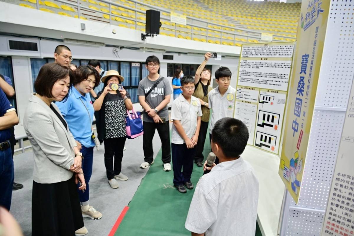 臺東縣政府於今(28)日起一連2天辦理「第65屆科學展覽會頒獎典禮暨科學嘉年華」，會場除展示6件進軍全國賽的科展作品，也設置90個趣味科學遊戲攤位。