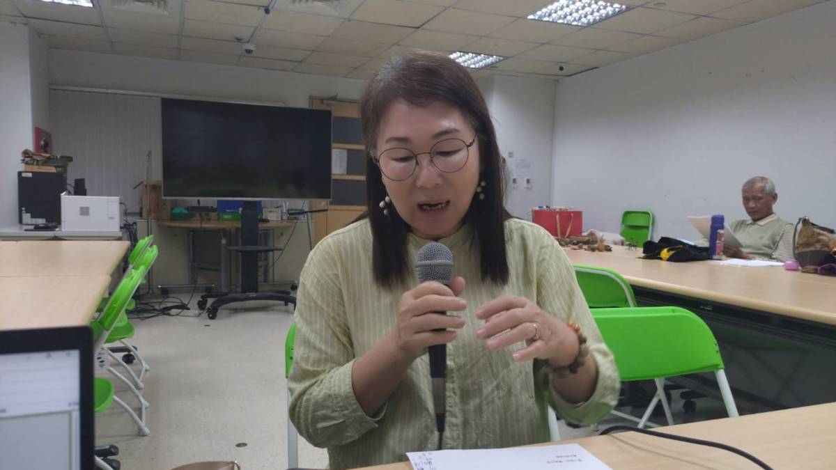 心樂齡學苑：新市國小樂齡學習中心 鄭美蓮 老師 談 ~ 樂齡課程