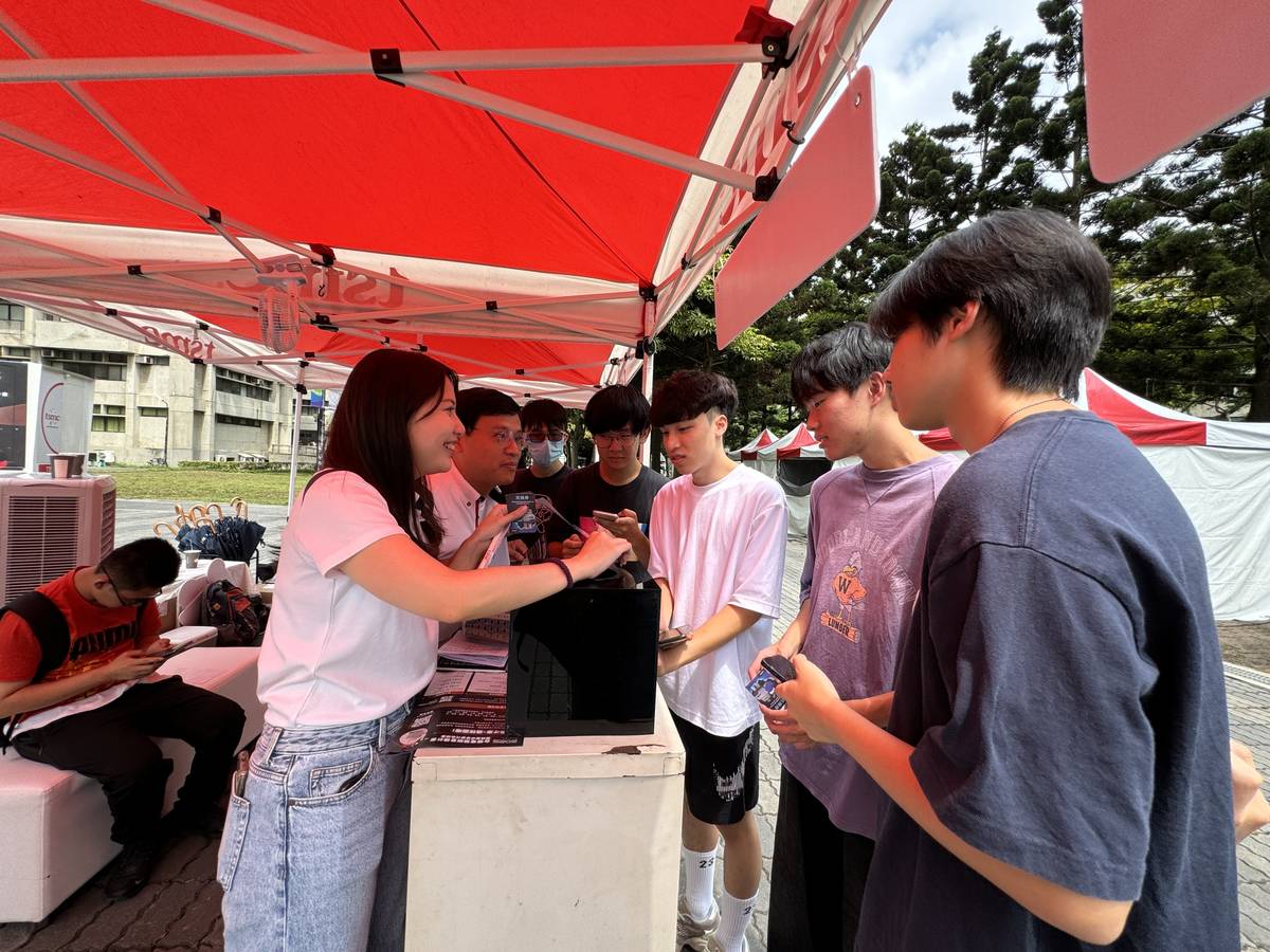 元智大學企業徵才博覽會，台積電到元智設攤。(元智大學提供)