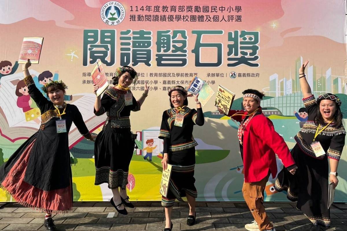 久美國小團隊合影