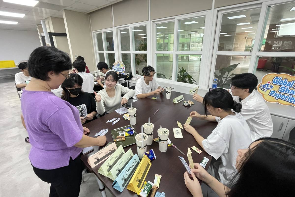 臺日學生體驗數學結合摺紙藝術