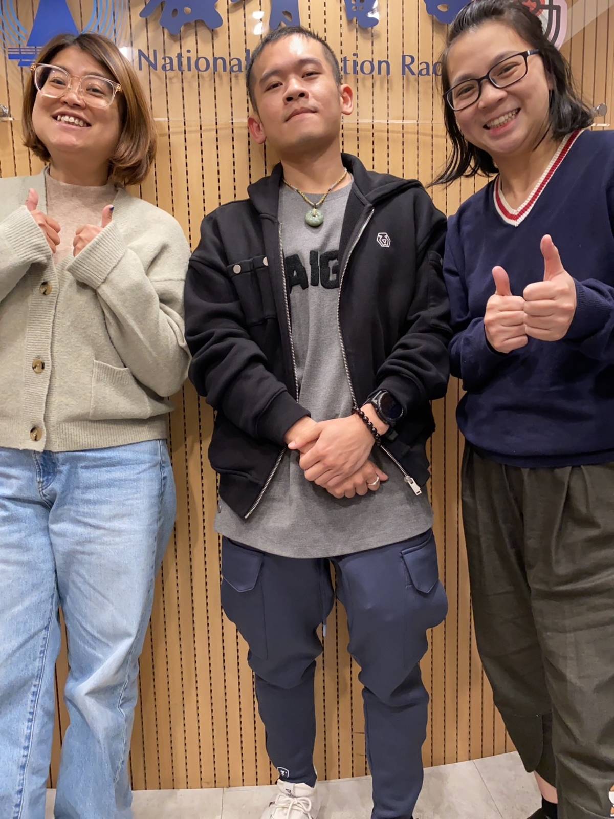 來賓陳際宇老師與主持人合影
