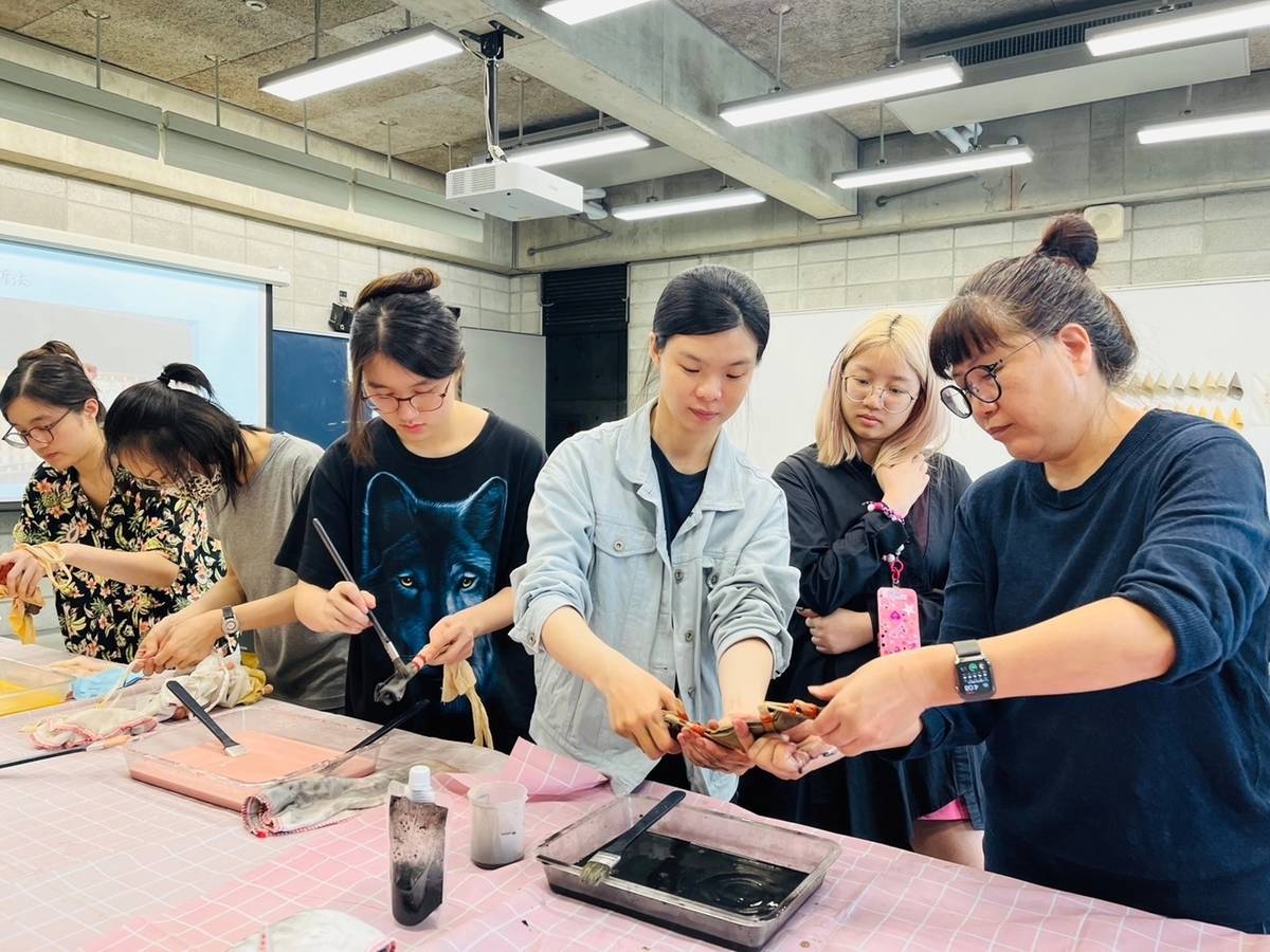 實踐大學永續循環課程─泥染工作坊