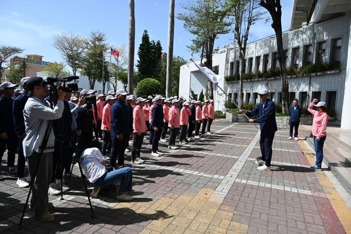 114年全國中等學校運動會將登場，臺東縣代表隊在縣長饒慶鈴親自授旗後熱血出征。