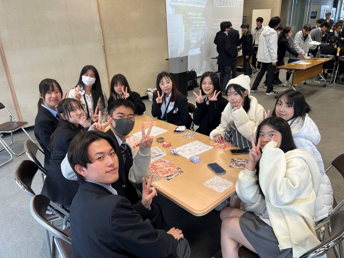麗山高中學生與日本東京都立科學技術高校學生進行文化體驗活動