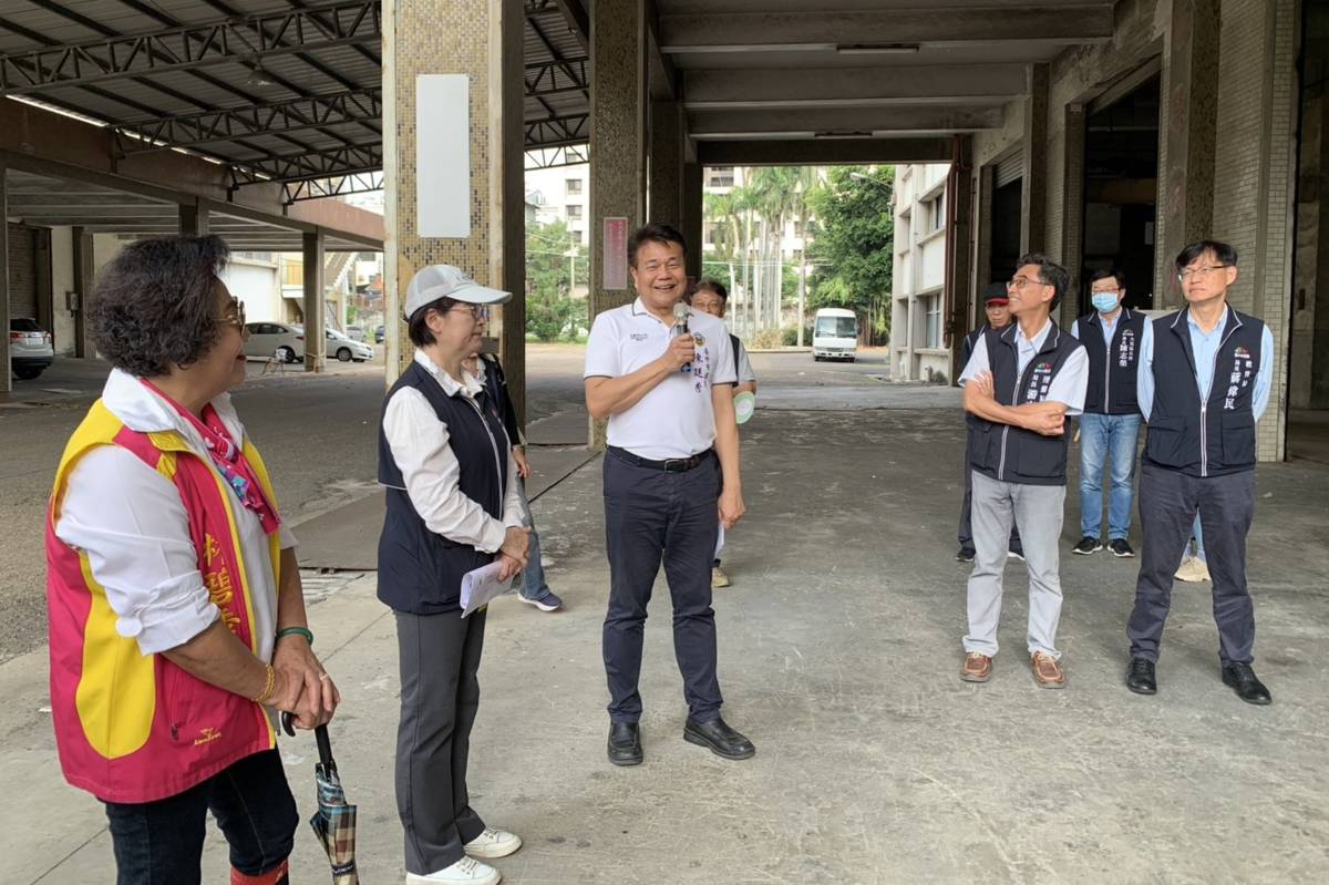 臺中市議會教育文化委員會前往位於大里區的歷史建築臺中菸葉廠展開實地參訪