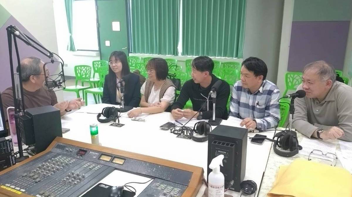 1140425陳易志校長訪問土城國小李貞慧校長、莊久賢主任、林慧清主任、謝劼霖老師，教育局數位學習推動辦公室馬毓君組長