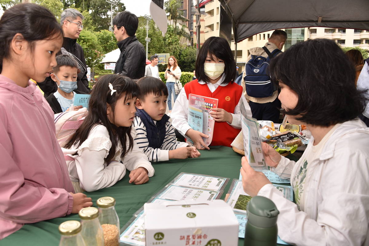 學生透過闖關活動，體驗閱讀樂趣