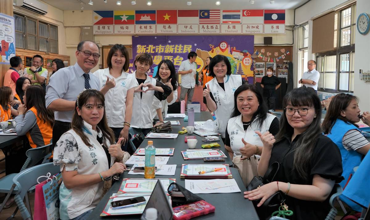 漳和國中校長池旭臺與中小學家長會長協會合影