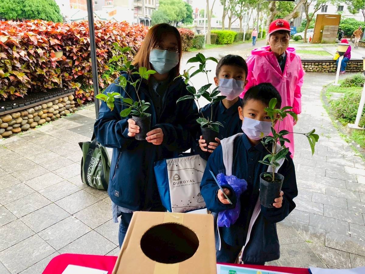桃園市老街溪河川教育中心舉辦「綠活幸福‧由我作主」健走活動，推廣環境教育