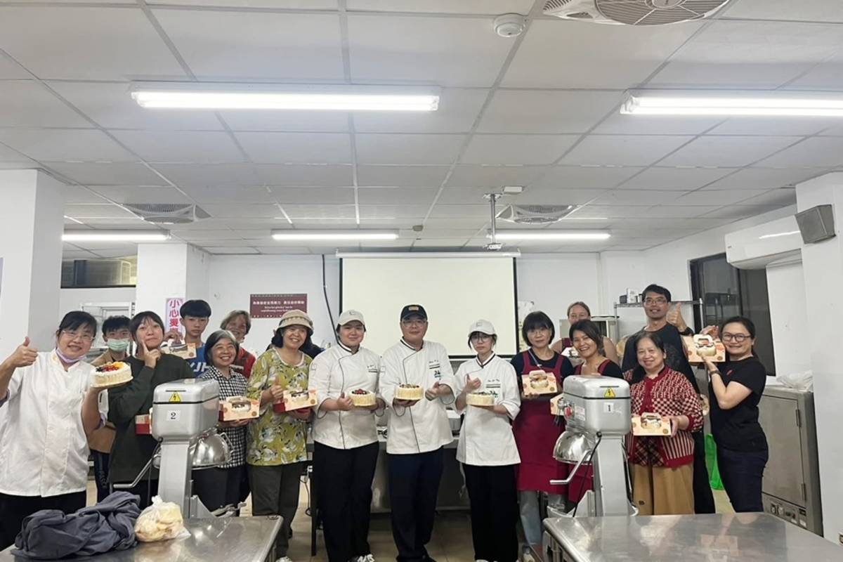 國立關山工商與國立屏東科技大學攜手合作，舉辦「幸福烘焙西點製作—水果慕斯蛋糕」技職體驗活動，吸引學區國中生、家長、教師以及技高端教職員參與。