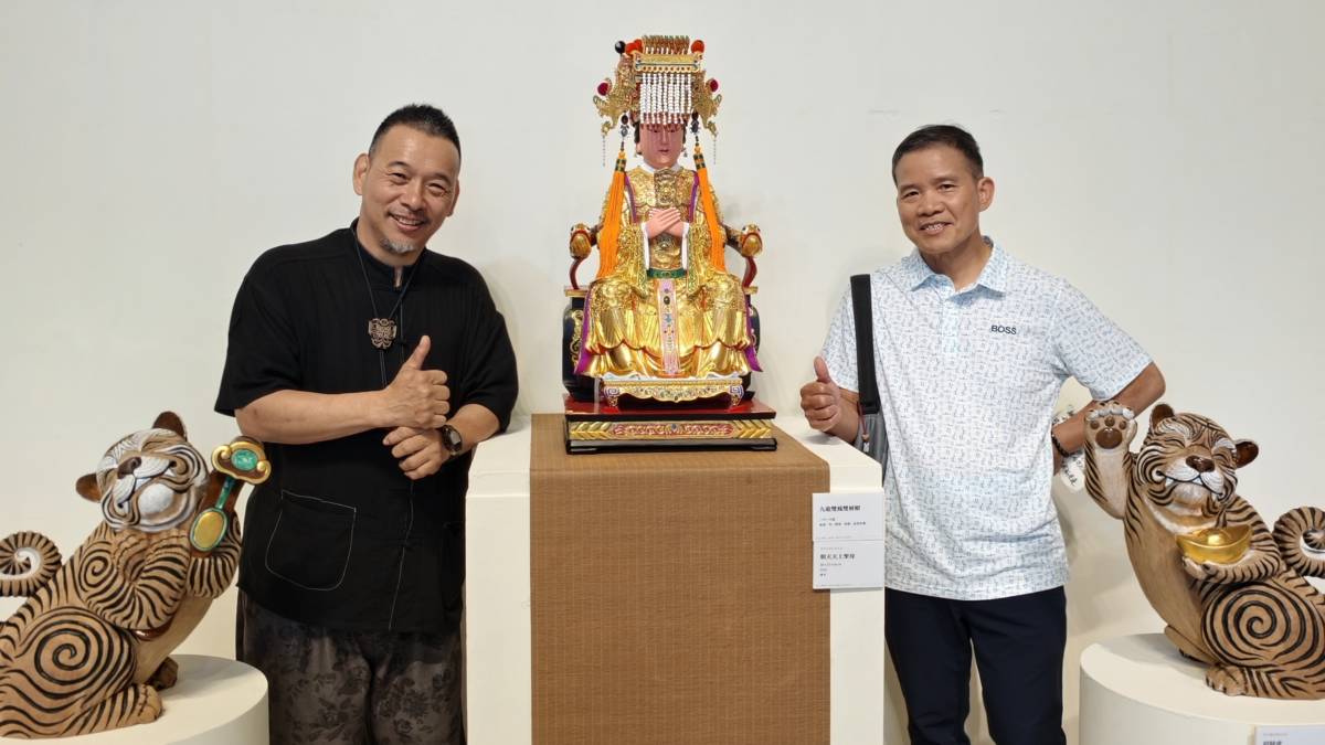 走揣府城一堵壁話妝佛藝術