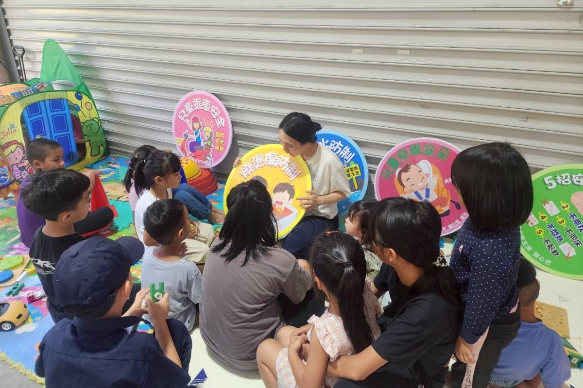 孩子在遊戲故事互動中學習正確的預防知識