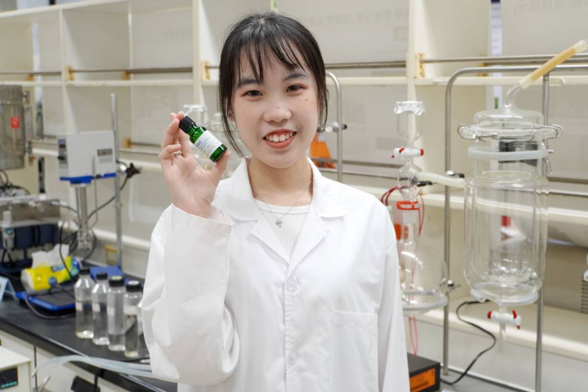 學生彭尹玟獲得精油配方設計競賽季軍（圖源：大葉大學）