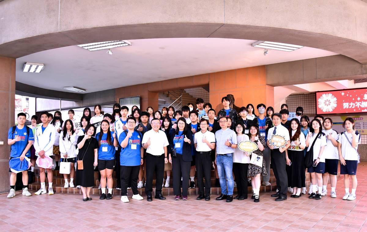 迎接香港新亞中學師生