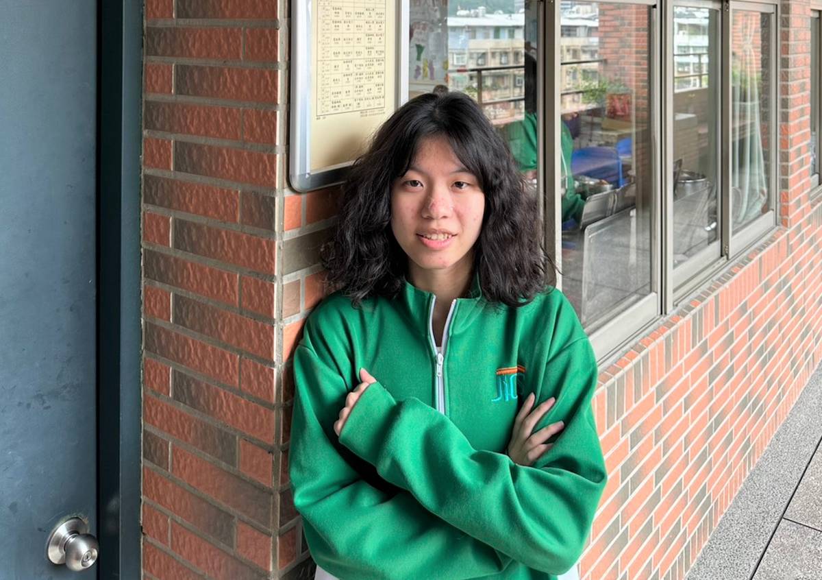 樟樹國際實中資訊科鄭羽倢同學以優異的成績藉由科技繁星入學管道錄取國立臺灣科技大學